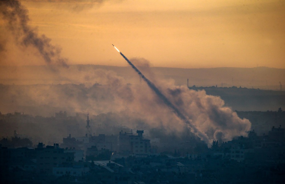 Ισραήλ: η Χαμάς ανήρτησε βίντεο με αιχμαλώτους στη Γάζα - 100 Ισραηλινοί νεκροί και  πάνω από 800 τραυματίες