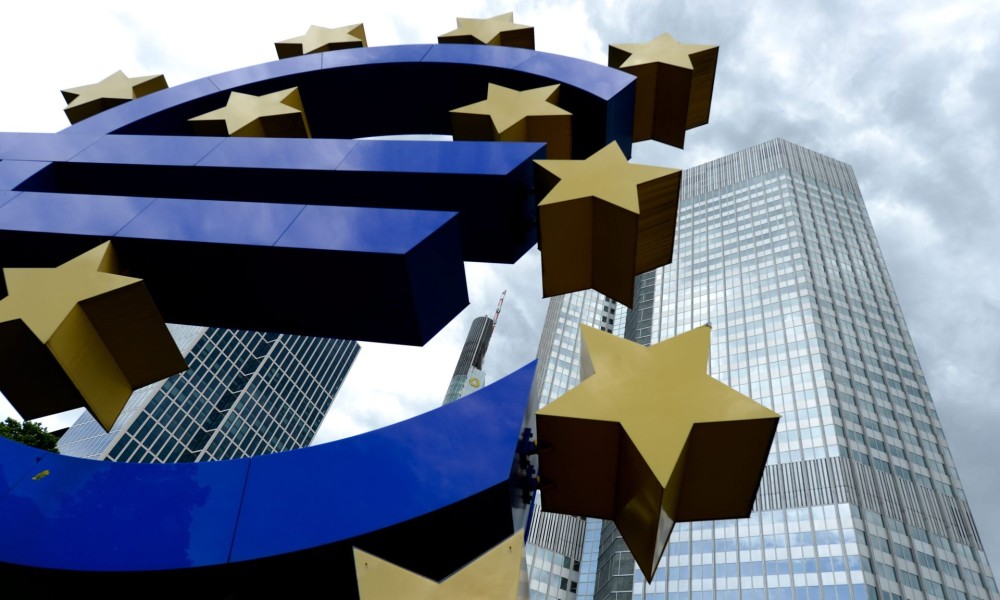 ΕΚΤ: αμετάβλητα τα επιτόκια, αναθεωρημένες προβλέψεις για πληθωρισμό και ανάπτυξη