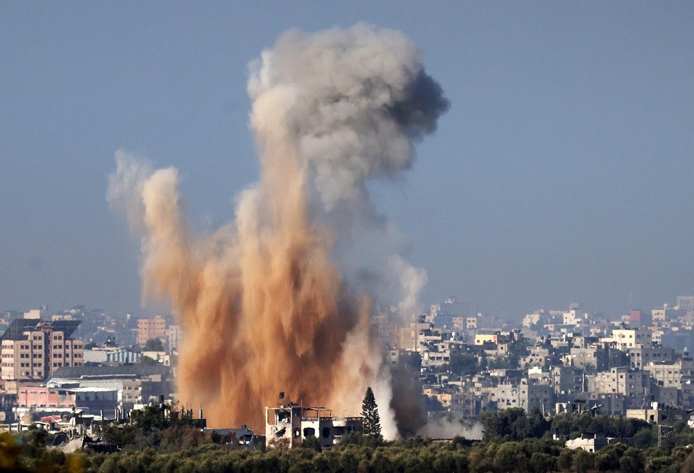 ΠΟΥ: Βομβαρδίζεται το μεγαλύτερο νοσοκομείο της Γάζας
