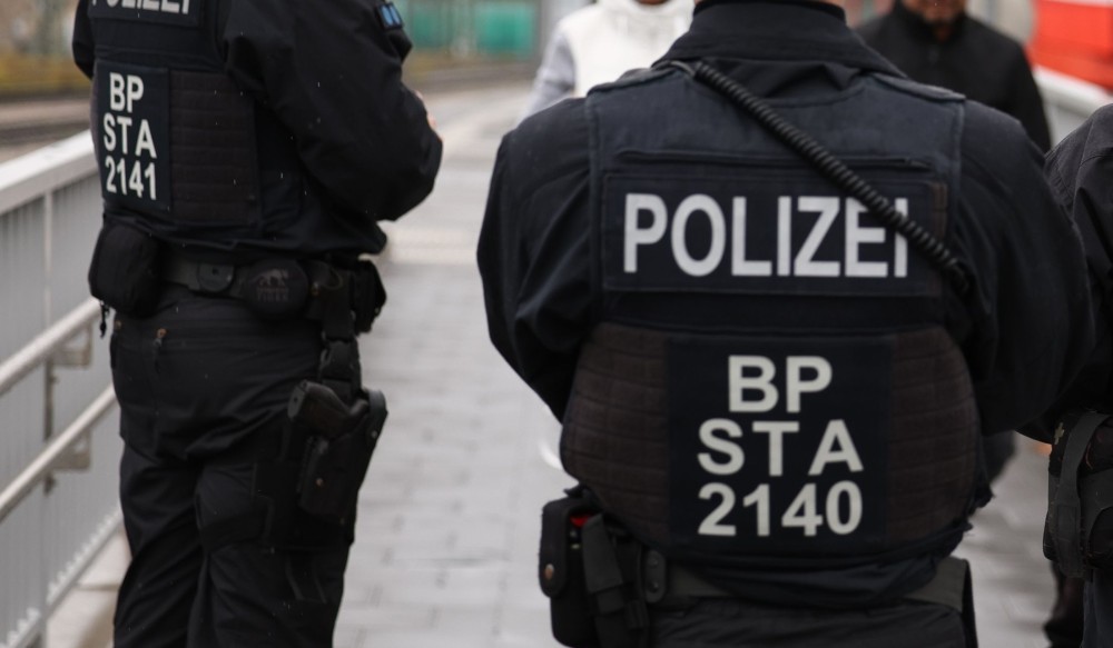 Γερμανία: υποψίες σε βάρος 400 και πλέον αστυνομικών για εξτρεμιστική ιδεολογία
