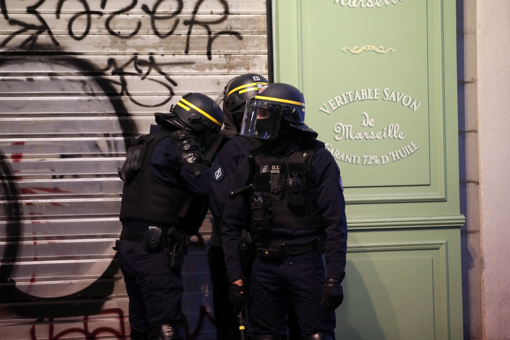 Γαλλία: εβραία μαχαιρώθηκε στο σπίτι της στη Λυών - ο δράστης ζωγράφισε μια σβάστικα στην πόρτα της