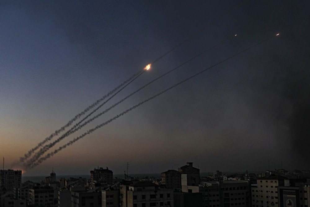 Πύραυλος από τη Γάζα έπεσε στο κεντρικό Ισραήλ
