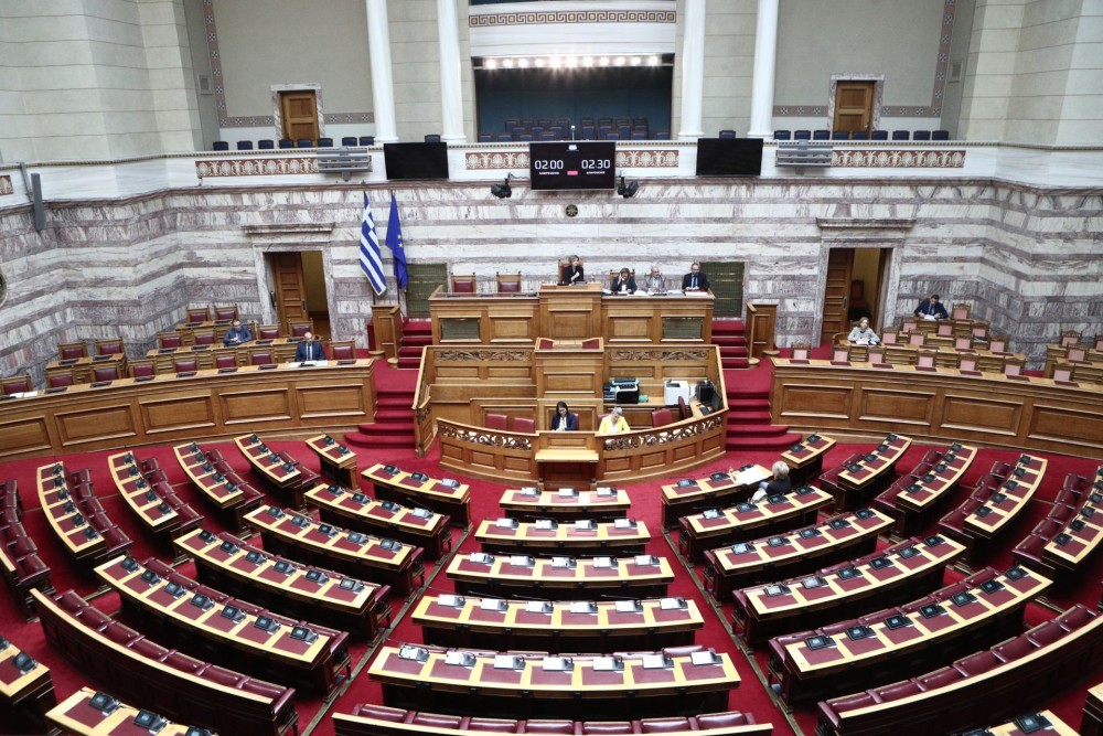 Βουλή: ανακοινώθηκαν στην Ολομέλεια οι αποχωρήσεις των εννέα βουλευτών από την ΚΟ του ΣΥΡΙΖΑ