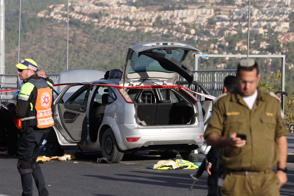 Ιερουσαλήμ: τρεις νεκροί και έξι τραυματίες σε επίθεση ένοπλων Παλαιστινίων (βίντεο)