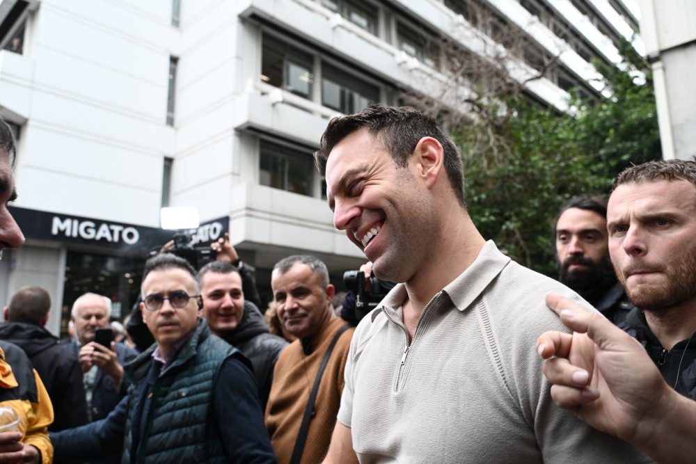 Ο Κασσελάκης αναπολεί τα χρόνια ΝΔ - ΠΑΣΟΚ και… διαγράφει αυτά του ΣΥΡΙΖΑ