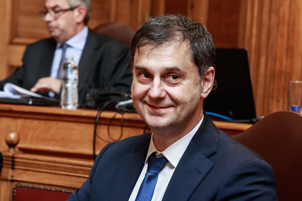 Βουλή - Θεοχάρης σε Κωνσταντοπούλου: Περισσότερο από τη δημοκρατία περιφρονείτε τη δικαιοσύνη