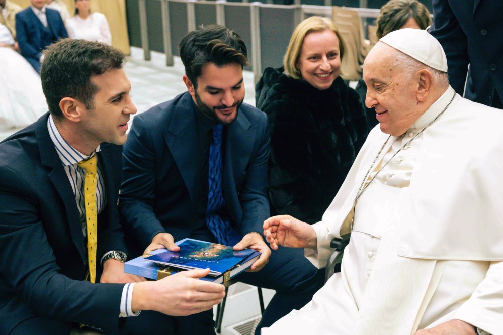 Laguna Coast Foundation: ιστορική συνάντηση με τον Πάπα Φραγκίσκο