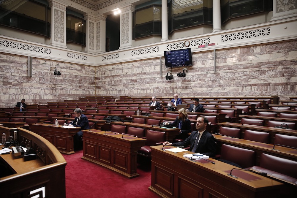 Βουλή: υπερψηφίστηκε το νομοσχέδιο για τα «κόκκινα» δάνεια μόνο από τη ΝΔ