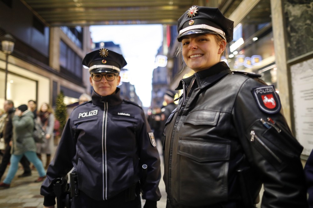 Γαλλία: αυστηρά μέτρα ασφαλείας υπό τον φόβο τρομοκρατικών επιθέσεων-90.000 αστυνομικοί στο δρόμο