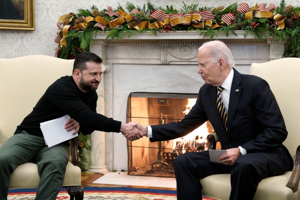 Ζελένσκι: «ευχαριστώ» στις ΗΠΑ για τη νέα δόση στρατιωτικής βοήθειας στην Ουκρανία