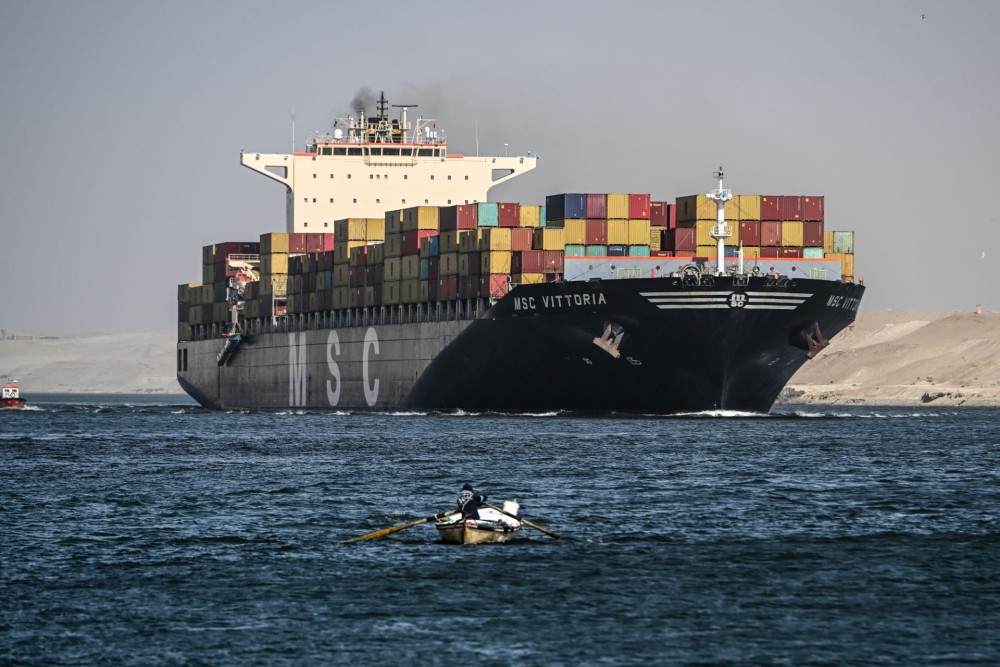Αμερικανικά ελικόπτερα βύθισαν τρία σκάφη των Χούθι μετά από επίθεση σε φορτηγό πλοίο