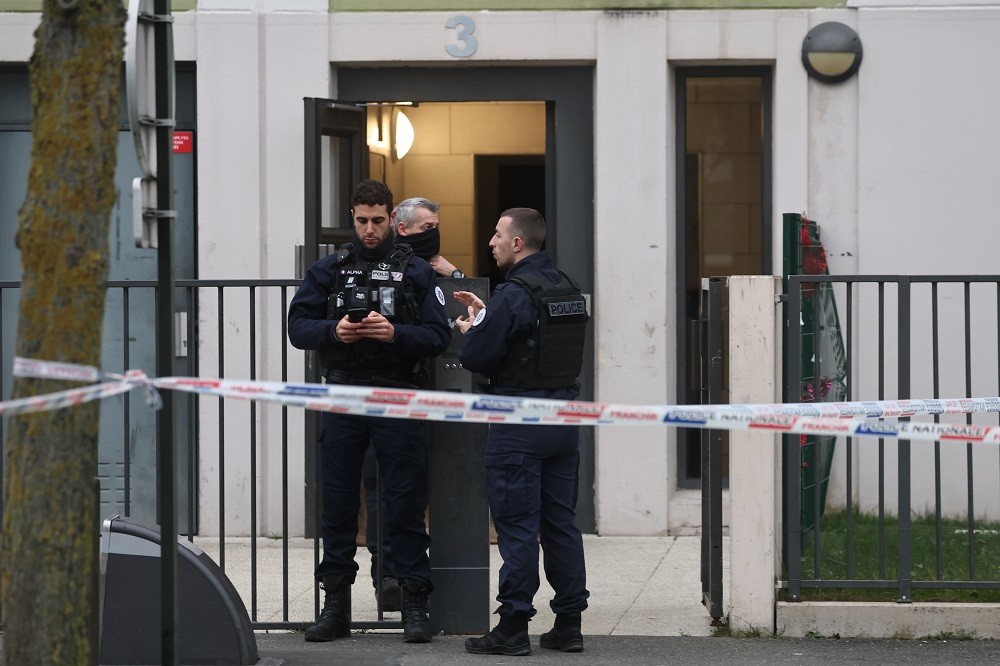 Γαλλία: με ψυχιατρικά προβλήματα ο 33χρονος πατέρας - Συνελήφθη για τη δολοφονία της οικογένειάς του