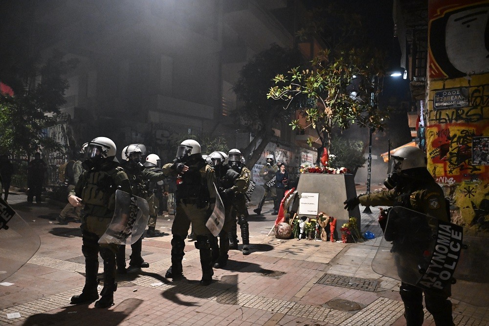 Επέτειος Γρηγορόπουλου: επεισόδια σε Αθήνα και Θεσσαλονίκη μετά τις πορείες
