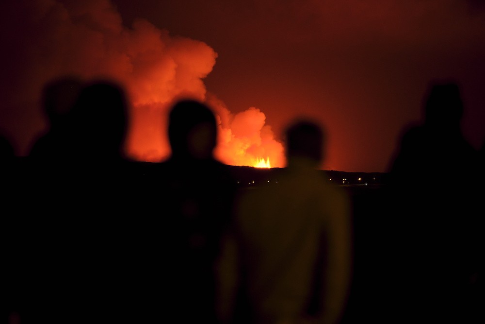 Ισλανδία: εξερράγη ηφαίστειο 30 χλμ. από το Ρέικιαβικ - Η στιγμή της έκρηξης
