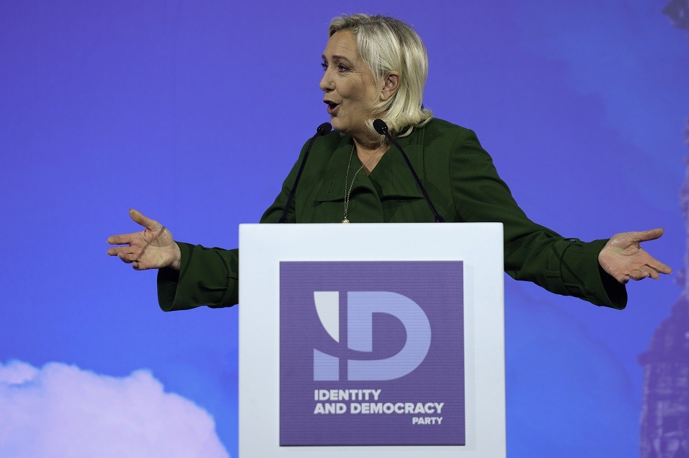 Γαλλία: προηγείται η Λεπέν στις δημοσκοπήσεις για τις ευρωεκλογές