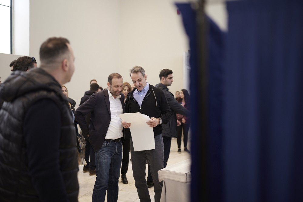 Ψήφισε στις εκλογές του Οικονομικού Επιμελητηρίου Ελλάδος ο πρωθυπουργός