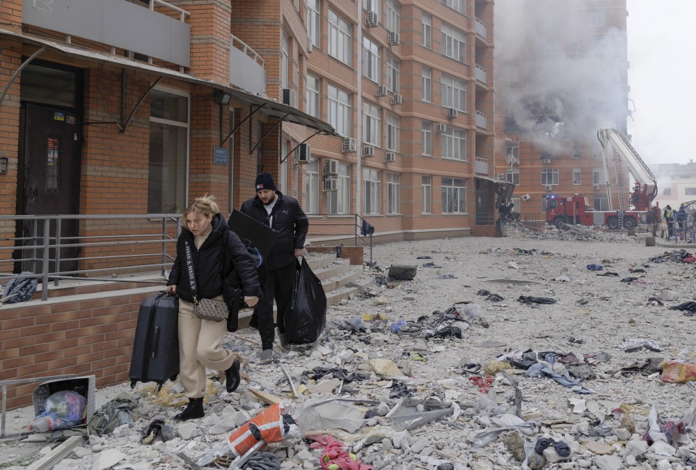 Εκρήξεις συνταράζουν το Κίεβο - Τουλάχιστον δέκα τραυματίες από ρωσική πυραυλική επίθεση