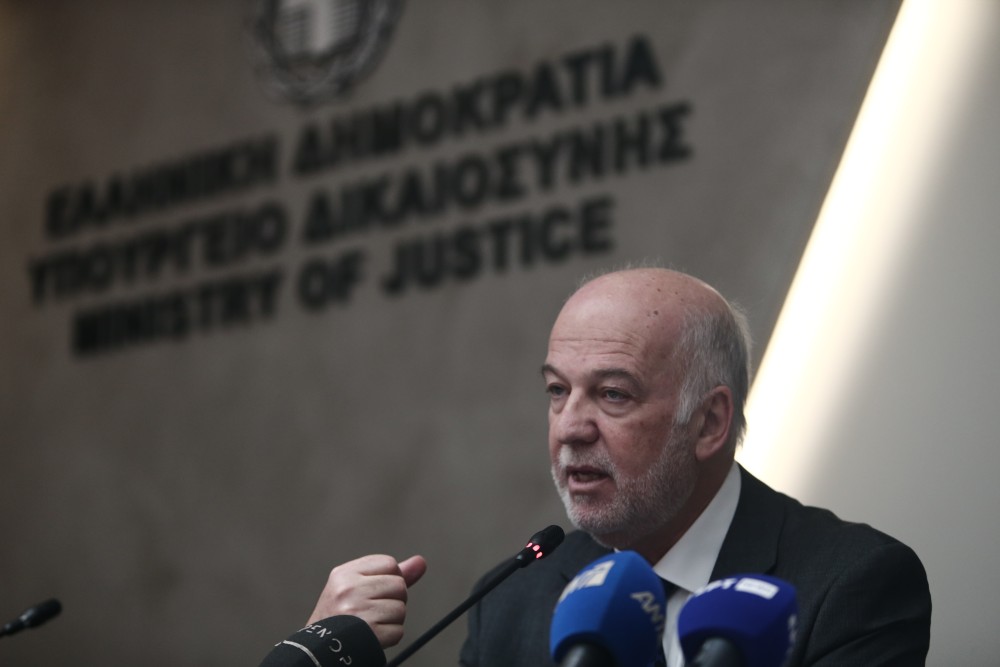 Καταπέλτης ο Φλωρίδης: με τον νόμο Παρασκευόπουλου απολύθηκαν δολοφόνοι, βιαστές και ληστές