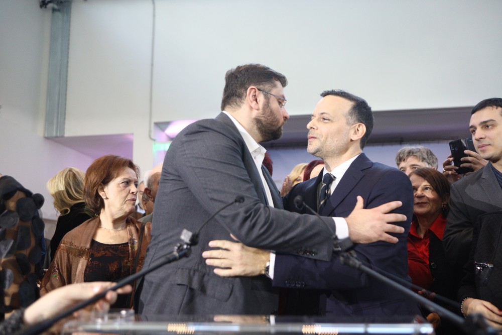 Οι συριζαίοι συγχαίρουν τον Δούκα για τη «μίνι προοδευτική κυβέρνηση» στον Δήμο Αθηναίων