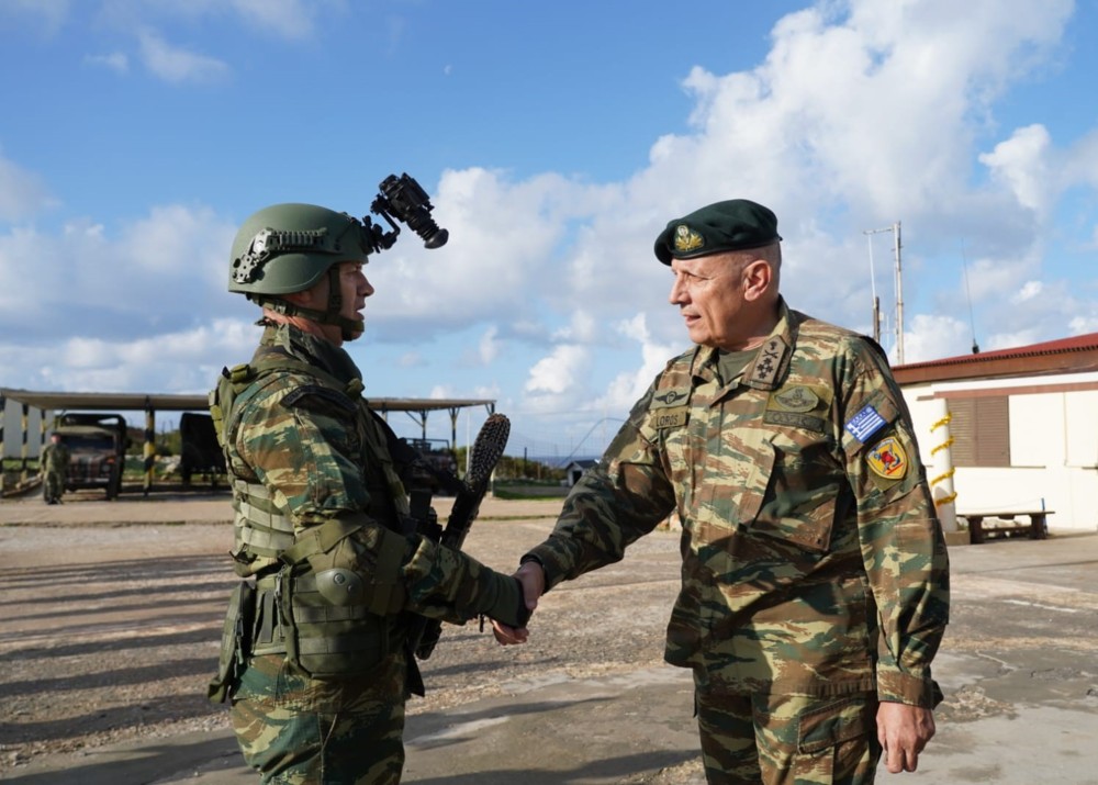 Η συμβολή Φλώρου στην αναβάθμιση της χώρας - Το δύσκολο έργο της νέας ηγεσίας των ενόπλων δυνάμεων