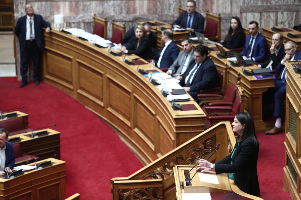 Επιστολική ψήφος: σε βέρτιγκο ΣΥΡΙΖΑ, ΠΑΣΟΚ -  «Ναι» και επί της αρχής και για αντισυνταγματικότητα