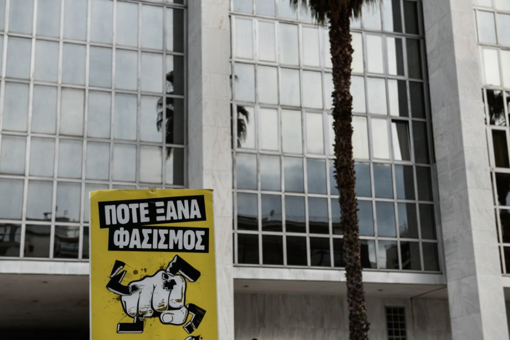 Spiegel: το παράδειγμα της Ελλάδας κατά της ακροδεξιάς