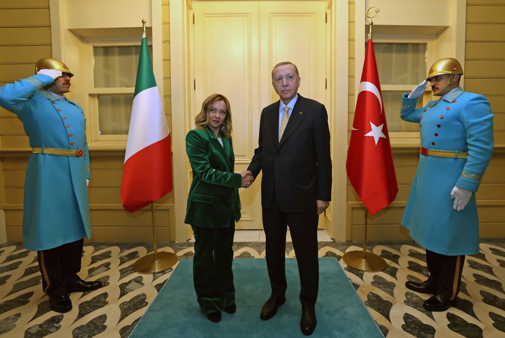 Τζόρτζια Μελόνι: με τον Ερντογάν στην Κωνσταντινούπολη η Ιταλίδα πρωθυπουργός