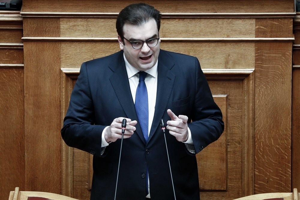 Ο Κυριάκος Πιερρακάκης αποδομεί στη Βουλή τη θέση του ΠΑΣΟΚ για τα μη κρατικά πανεπιστήμια
