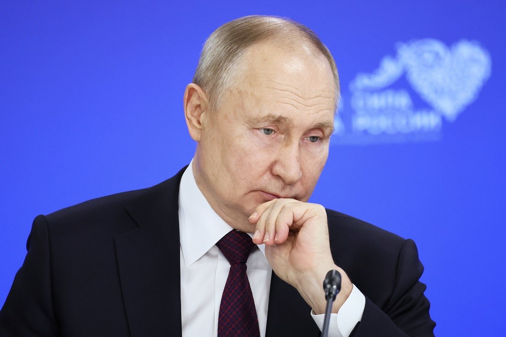 Ρωσία: δημόσια διαφωνία Πούτιν-Κεντρικής Τράπεζας για παράταση των capital controls