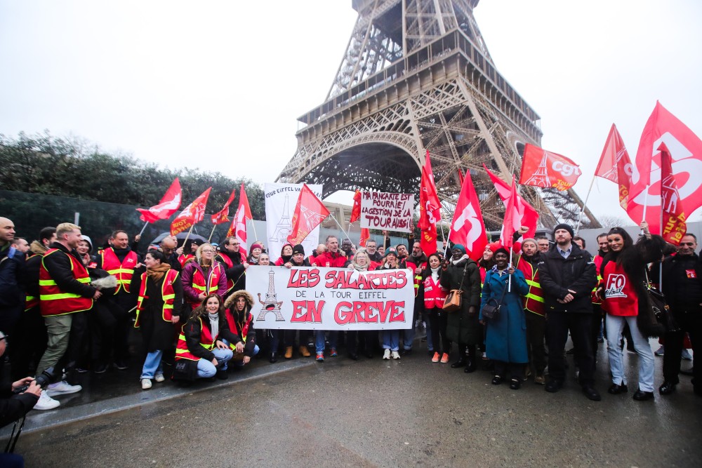 Γαλλία: τεράστιο οικονομικό πλήγμα από την απεργία στον Πύργο του Άιφελ