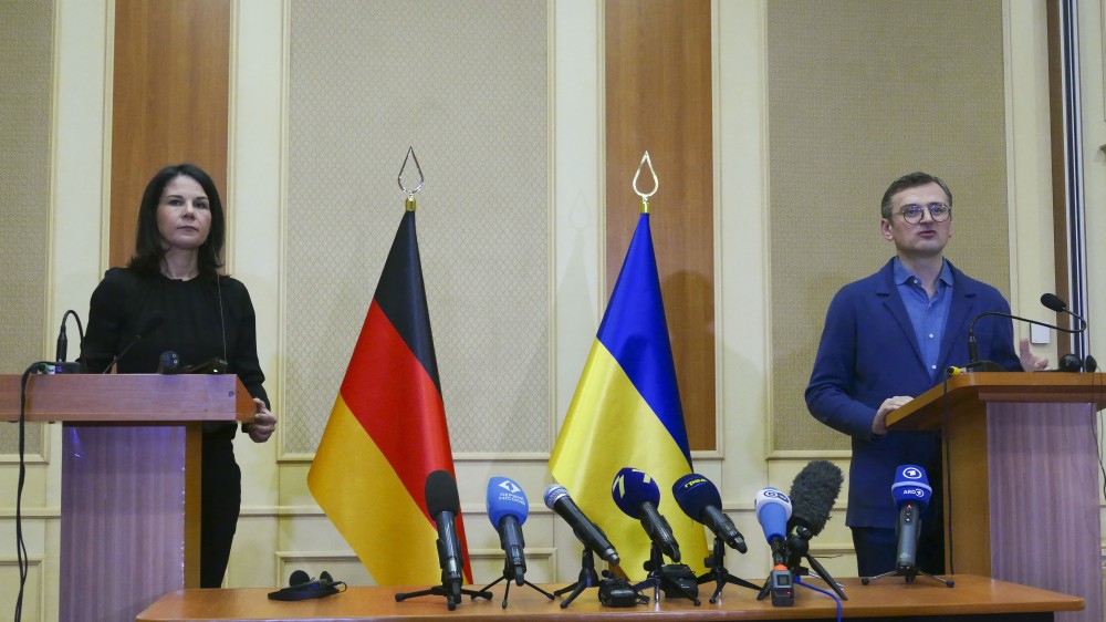 Γερμανία: To Βερολίνο δεσμεύεται για επιπλέον ανθρωπιστική βοήθεια στην Ουκρανία