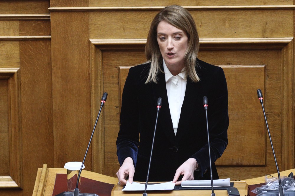 Βουλή - Ρομπέρτα Μέτσολα: Η Ελλάδα κάνει την Ευρώπη δυνατότερη