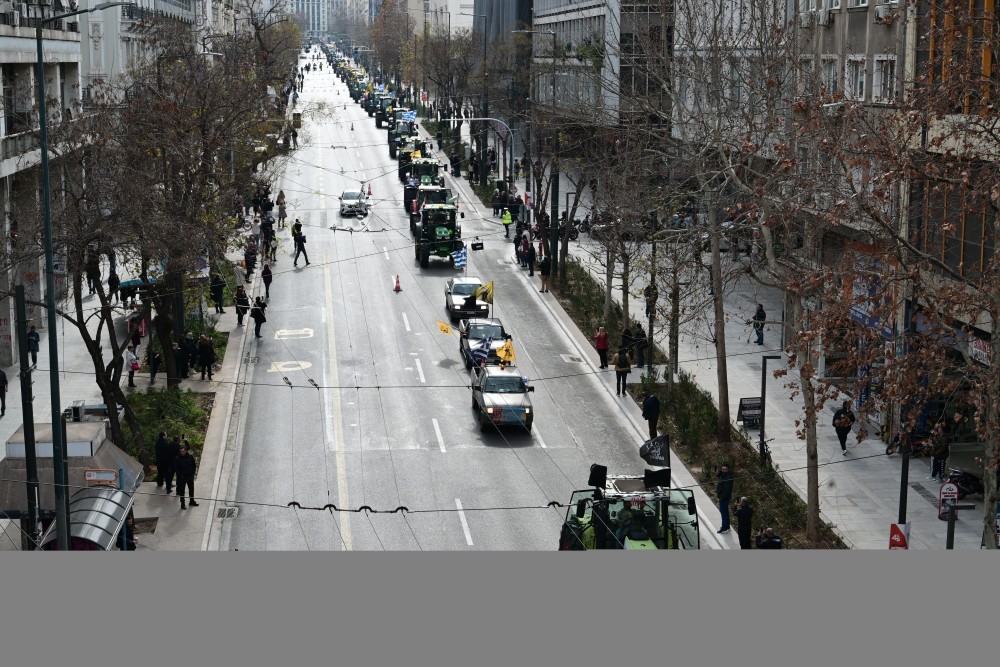Κυκλοφοριακές ρυθμίσεις στην Αθήνα - Φεύγουν οι αγρότες από το Σύνταγμα