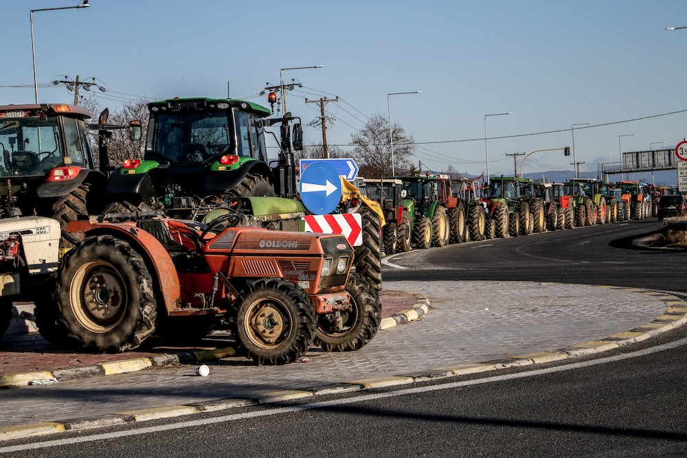 Αγρότες: άνοιξε ο δρόμος στην Αθηνών-Λαμίας - Είχε κλείσει στο μπλόκο της Αταλάντης