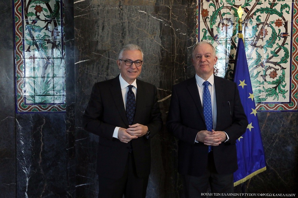 Βουλή: συνάντηση Τασούλα-Ρουσόπουλου - Στο επίκεντρο οι εξελίξεις στην ΕΕ