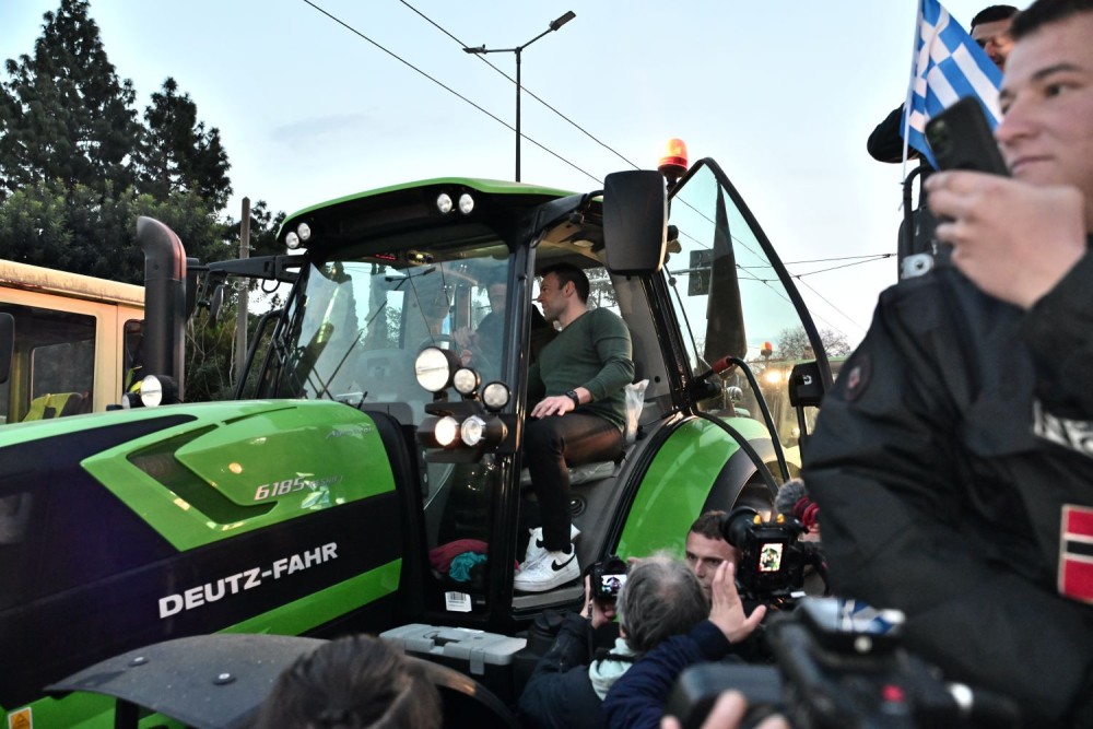 Αγρότες στο Σύνταγμα: Στα τρακτέρ της καρδιάς του ο Στέφανος Κασσελάκης