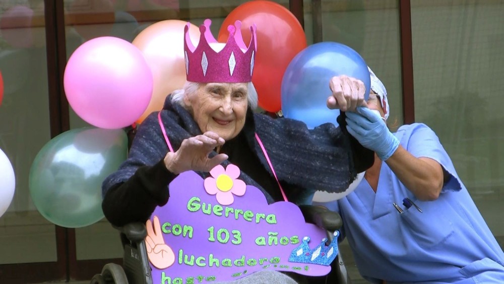 Ιταλία: γιαγιά οδηγεί στα 103 με ληγμένο δίπλωμα- «Δεν θα σταματήσω, θα πάω με σκούτερ»