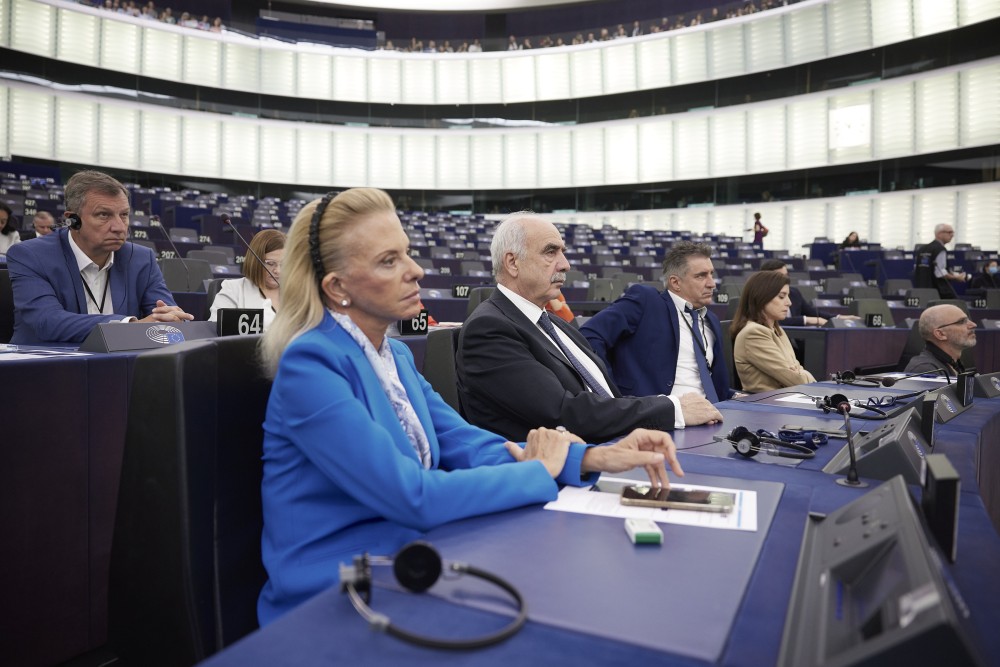 Ευρωκοινοβούλιο: «καταπέλτης» η Ελίζα Βόζεμπεργκ για το ψήφισμα για το Κράτος Δικαίου