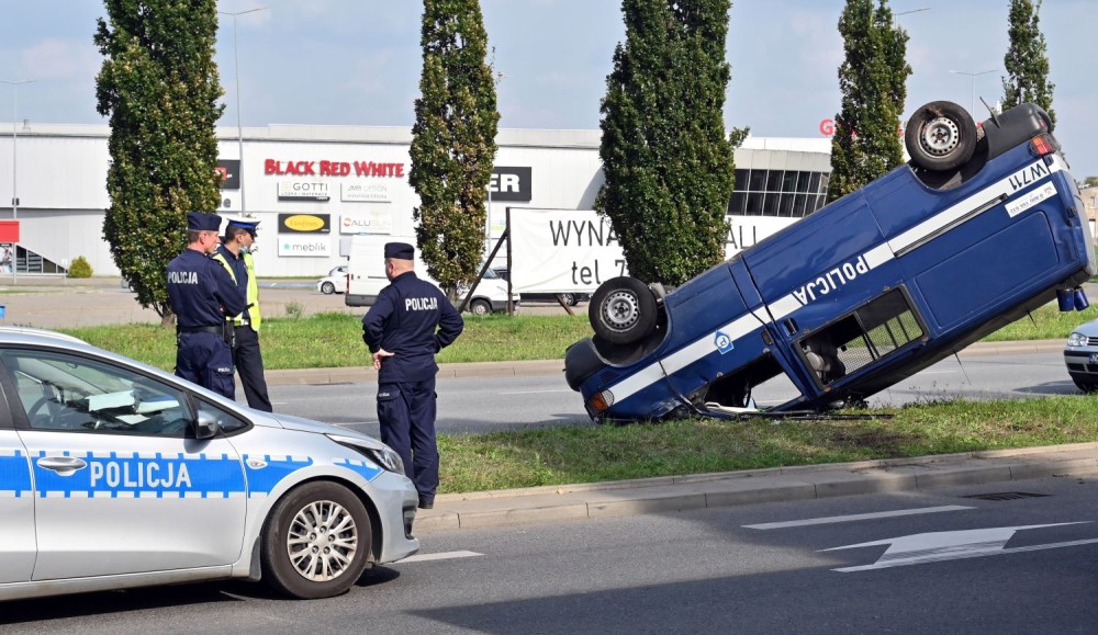Τρόμος στην Πολωνία: αυτοκίνητο έπεσε σε πλήθος - Τουλάχιστον 17 τραυματίες