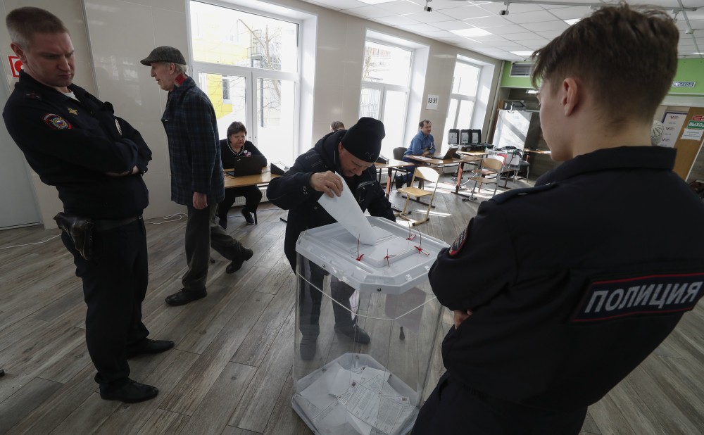 Εκλογές με «παρατράγουδα» στη Ρωσία - Μαίνεται ο πόλεμος στα σύνορα με την Ουκρανία