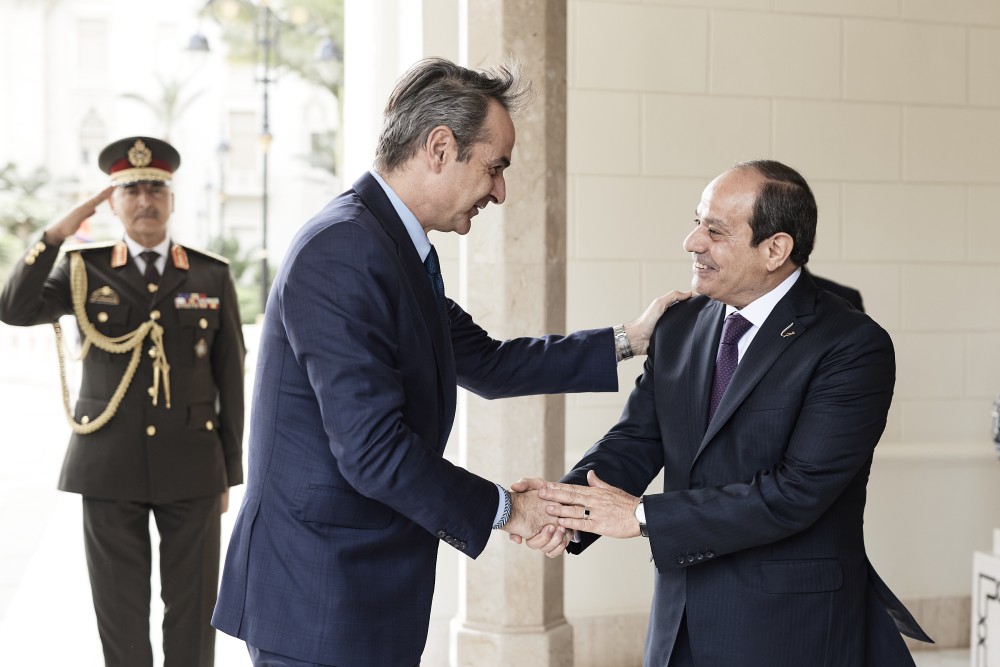 Συνάντηση Μητσοτάκη-Αλ Σίσι: ο πρωθυπουργός τον ευχαρίστησε για την οργάνωση της επίσκεψης στη Σίβα
