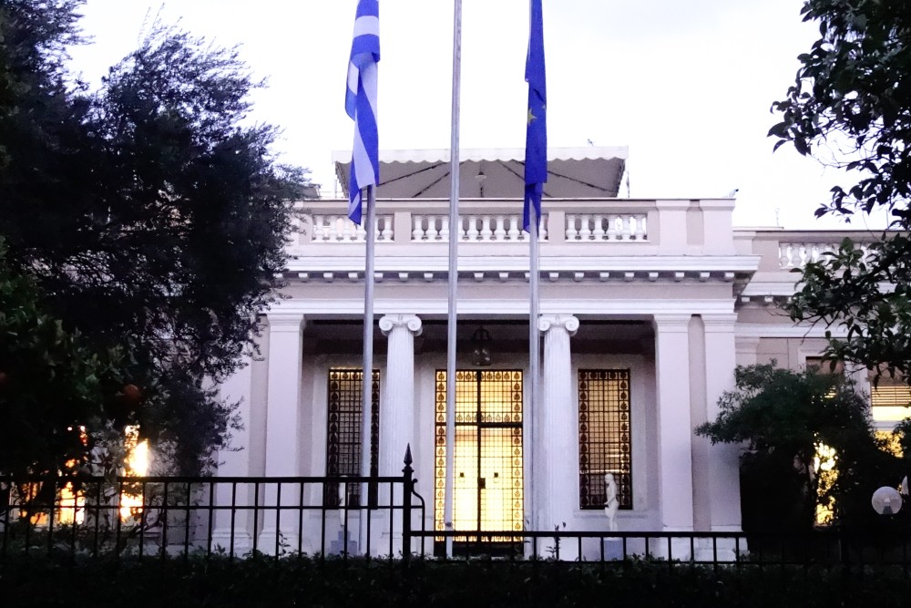 Κυβερνητικές πηγές: Επικοινωνιακό πυροτέχνημα το «κατηγορητήριο» του ΣΥΡΙΖΑ για τα Τέμπη