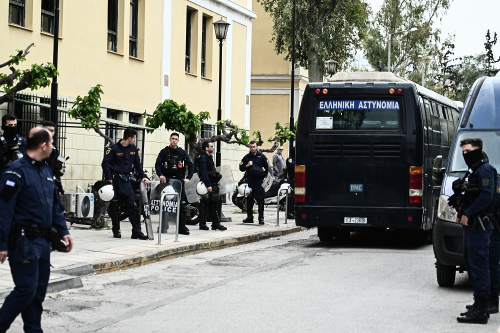 Δολοφονία Λυγγερίδη: βαρύτατες κατηγορίες για 28 κακουργήματα και πλημμελήματα στους 67 συλληφθέντες