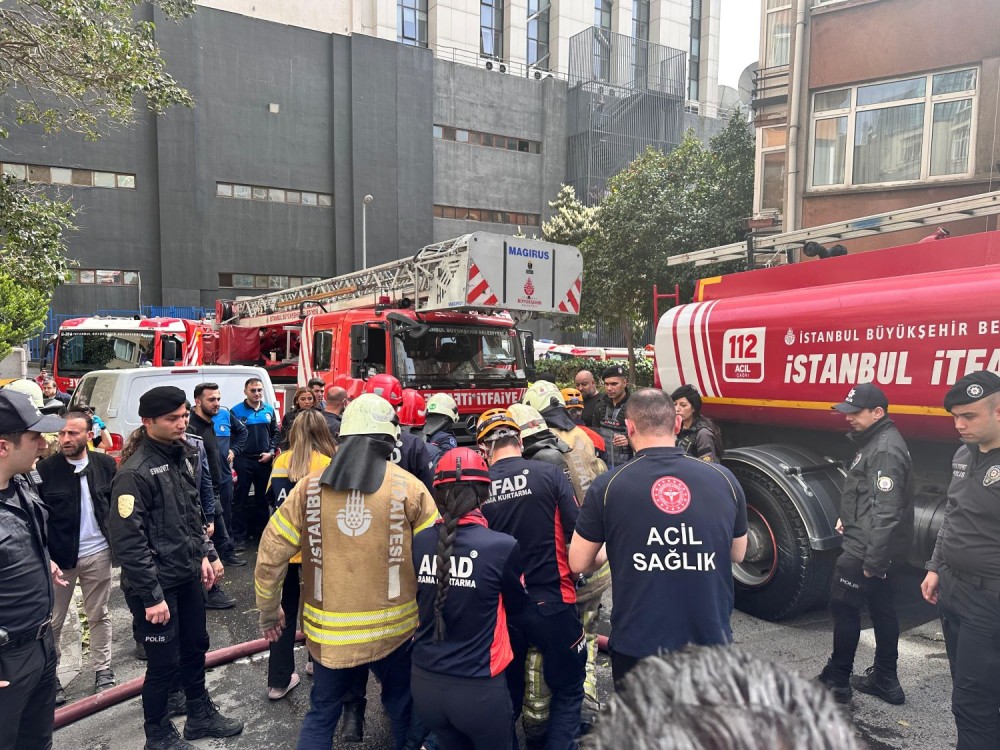Πυρκαγιά στην Κωνσταντινούπολη: 27 οι νεκροί-«Παράνομη παρέμβαση» λέει ο Ιμάμογλου