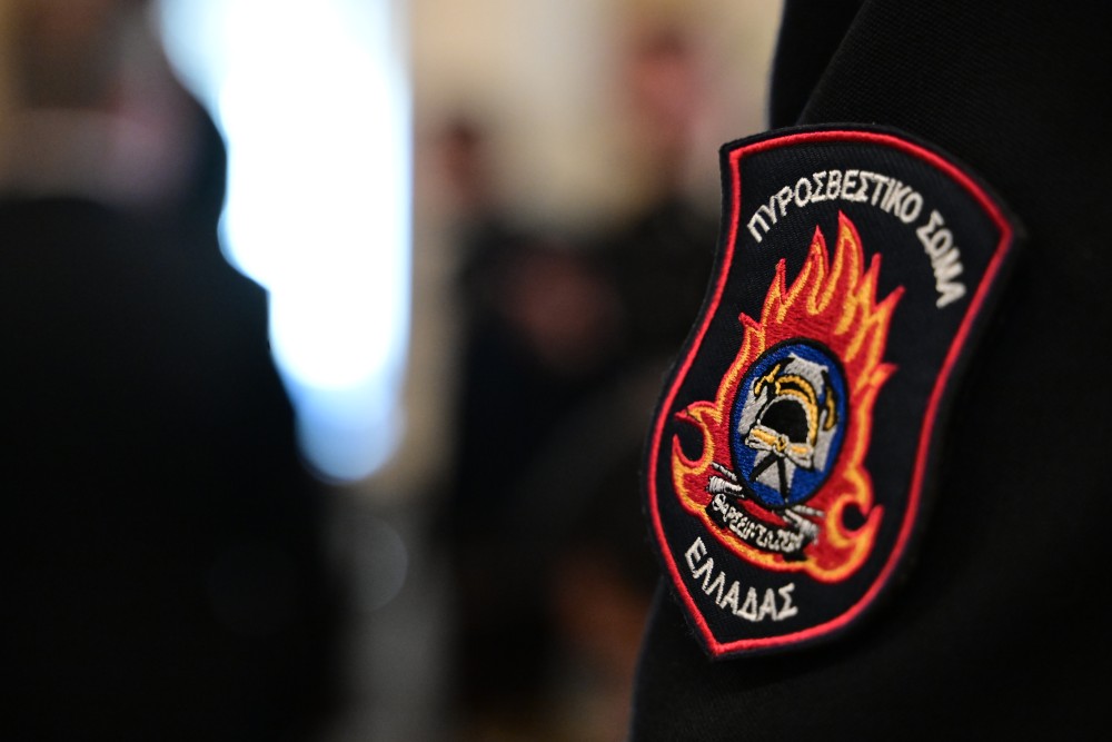 Τρεις συλλήψεις για πυρκαγιές σε Νέα Σμύρνη, Σύρο και Δράμα