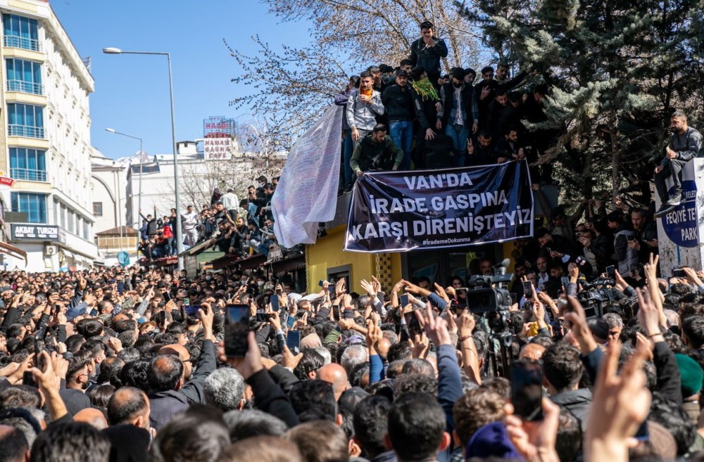 Νέα ήττα Ερντογάν: στον υποψήφιο του φιλοκουρδικού κόμματος ο δήμος της πόλης Βαν