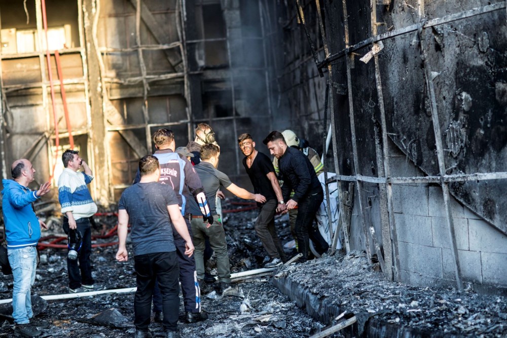 Κωνσταντινούπολη: 15 νεκροί από φωτιά σε νυχτερινό κέντρο