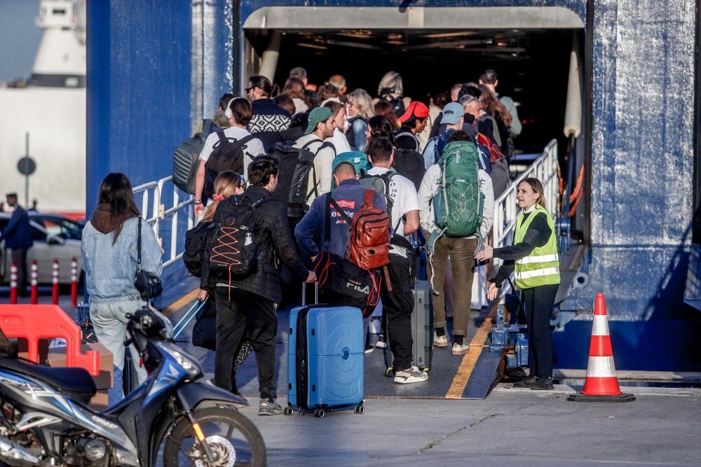 3,5 εκατ. άτομα έκαναν Πάσχα εκτός Αθηνών&#33;