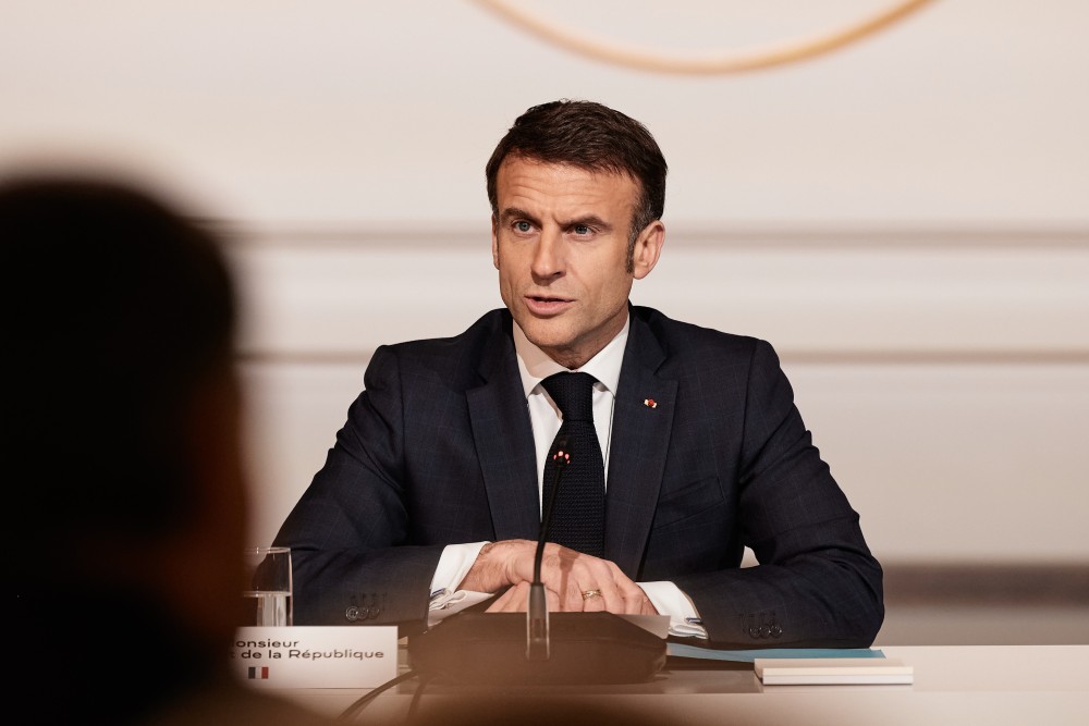 Γαλλία-βουλευτικές εκλογές: ο Μακρόν καλεί σε έναν «μεγάλο συνασπισμό» ενάντια στην ακροδεξιά