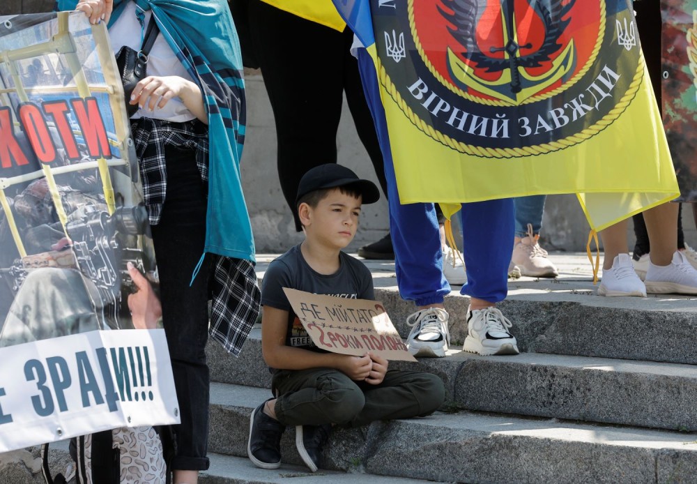 Ουκρανία: επέστρεψαν στο Κίεβο 13 παιδιά που είχαν απαχθεί από τη Ρωσία